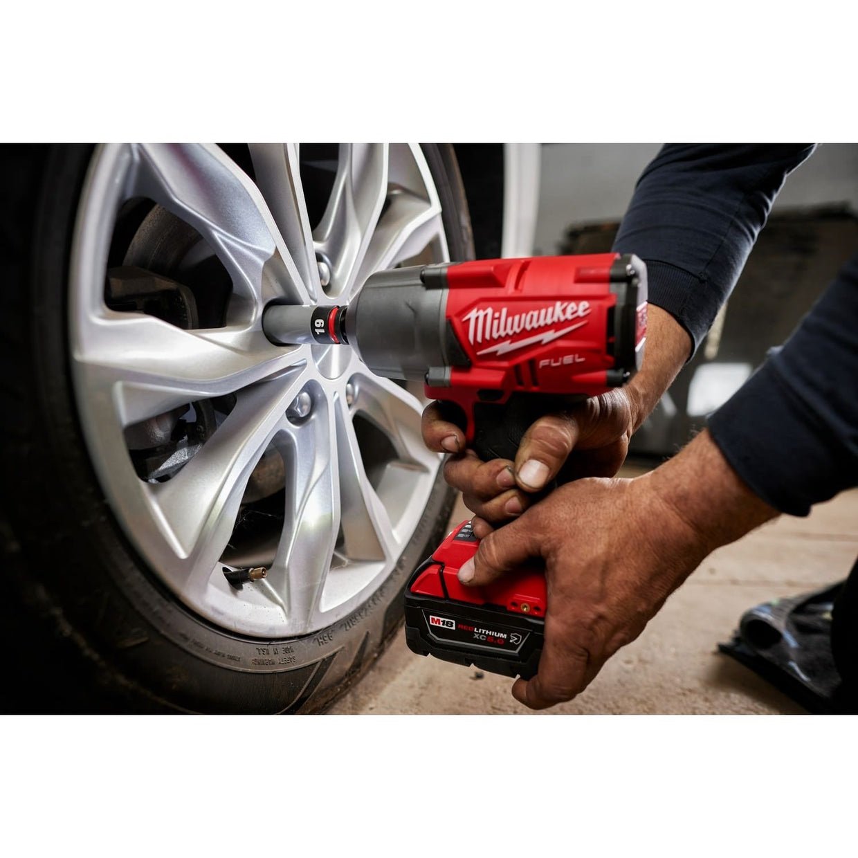 Milwaukee 49-66-7833 SHOCKWAVE Impact Duty 1/2 Drive SAE & Metric 11PC Lug Nut Wheel Socket Set - Image 2